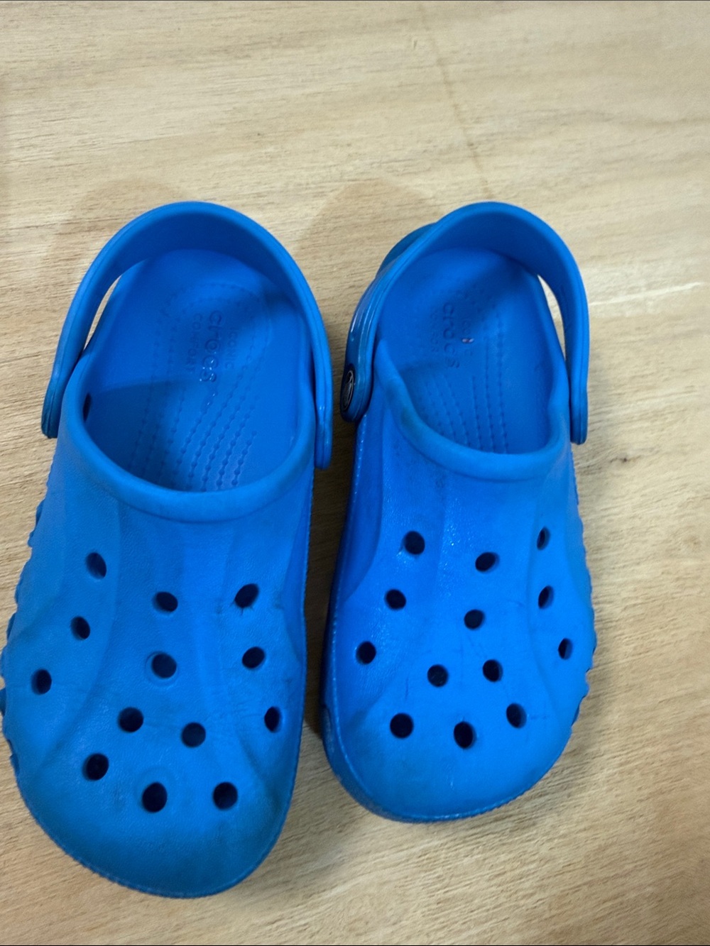 CROCS Kids Electric Blue Foam Clogs with Heel Strap 13